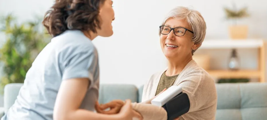 cuantas pulsaciones tiene una persona con tension baja y parkinson