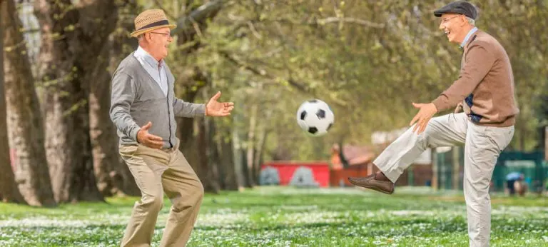 ¿Cuánto tiempo debe hacer ejercicio un adulto mayor?