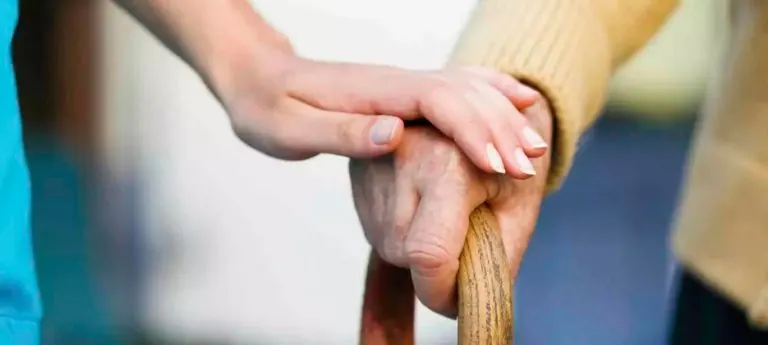 Enfoque multidisciplinar en el tratamiento para el Parkinson