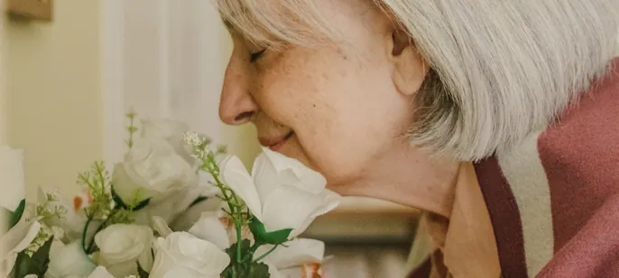 Percepción sensorial y Alzheimer: señales tempranas y acompañamiento