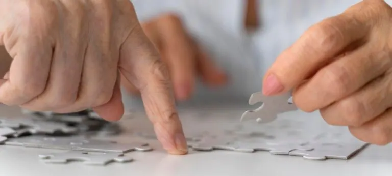 Proteína tau y beta amiloide en el Parkinson: claves del daño cerebral