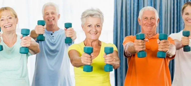 Recomendaciones y ejercicios para adultos mayores en casa